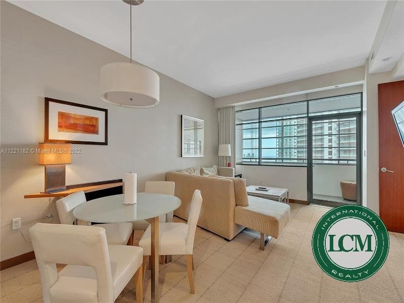 Apartamento Mobiliado em Miami