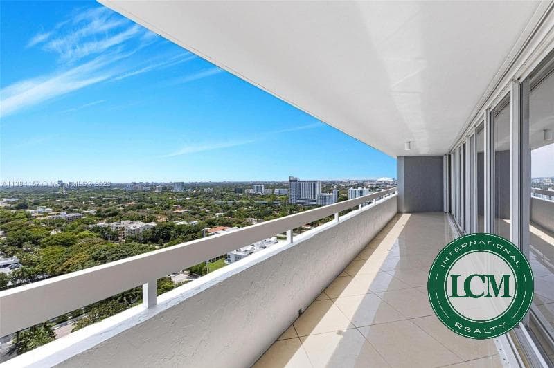 Apartamento com Vista Mar Incrível em Miami