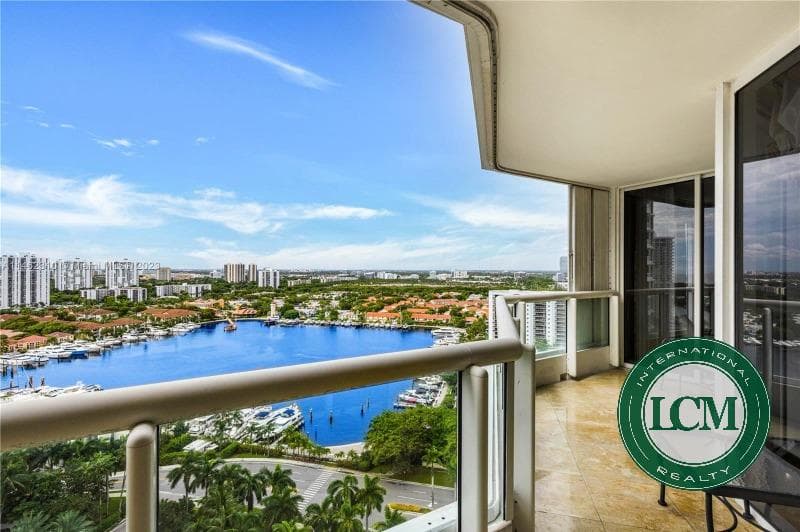 Apartamento em Miami com uma Linda Vista
