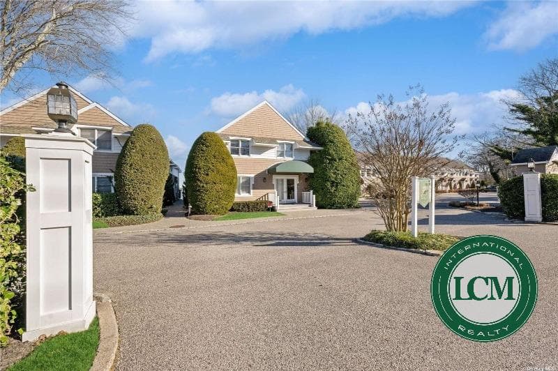 Casa á venda em Hamptons com vista mar