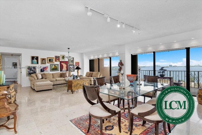 Apartamento à venda em Miami com vista mar
