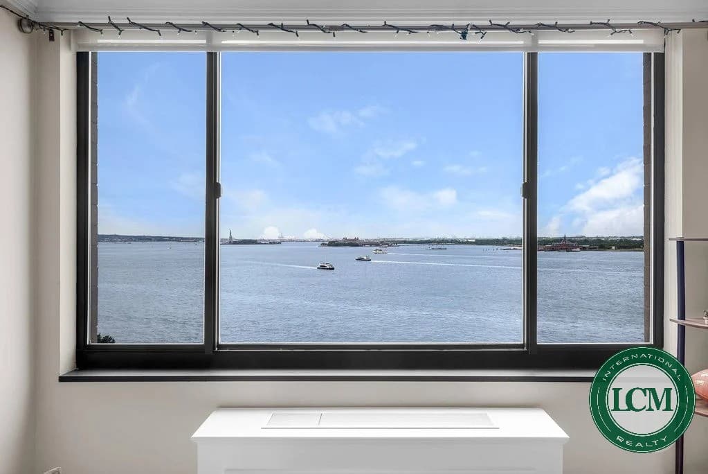Apartamento à venda com vista para a Estátua da Liberdade e o Rio Hudson - NY